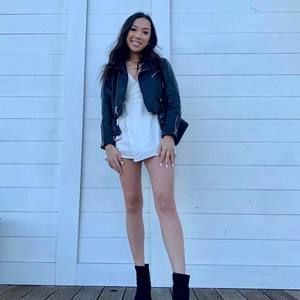 Meet your Posher, Holly